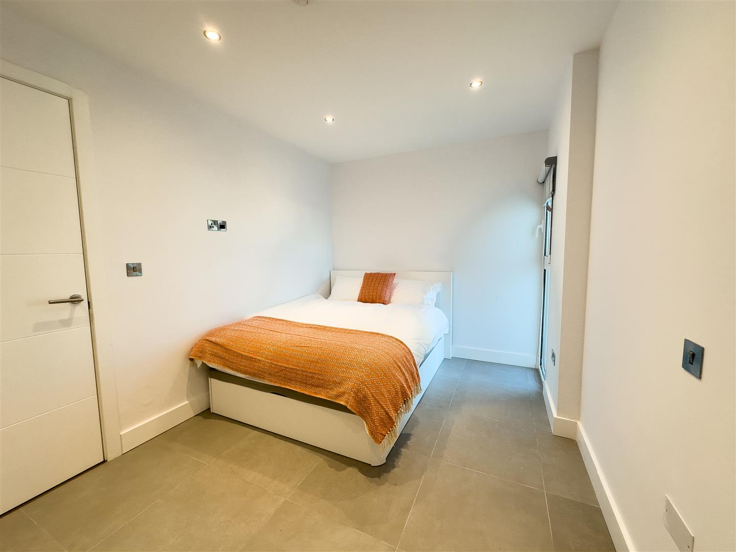Image of Apartment - 3 Bedrooms - 2 Bathrooms for Rental in Arengos Gardens-Gibraltar, Image 13